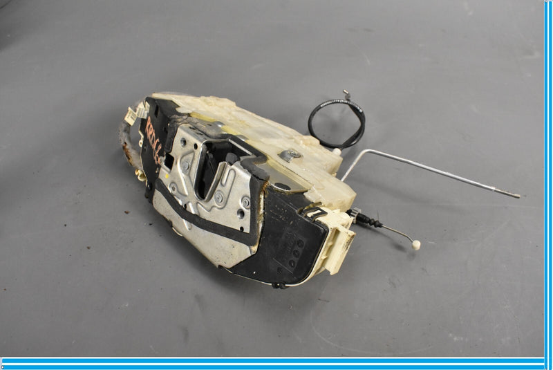 Load image into Gallery viewer, 07-13 Mercedes S550 S600 Rear Right Side Keyless Door Lock Latch Actuator Oem