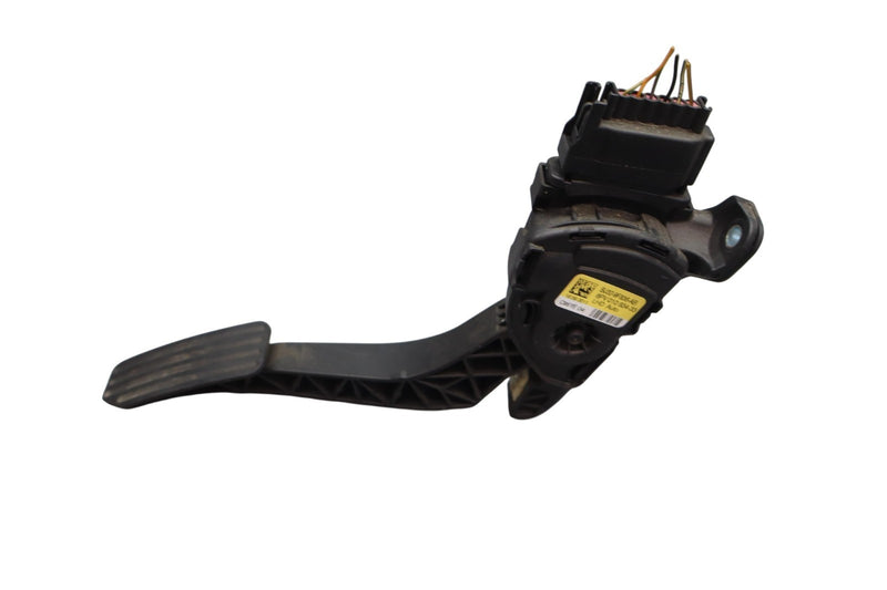Load image into Gallery viewer, 12-13 LR Range Rover Evoque Engine Gas Accelerator throttle Pedal w/ Pad Oem