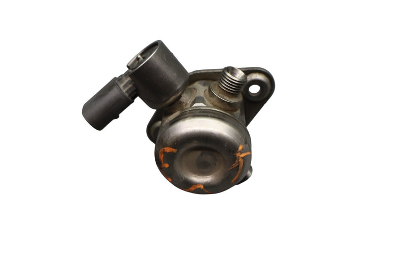 Load image into Gallery viewer, 08-16 BMW 750Li 750i F01 F02 Mechanical High Pressure Fuel Gas Pump 7595339 Oem