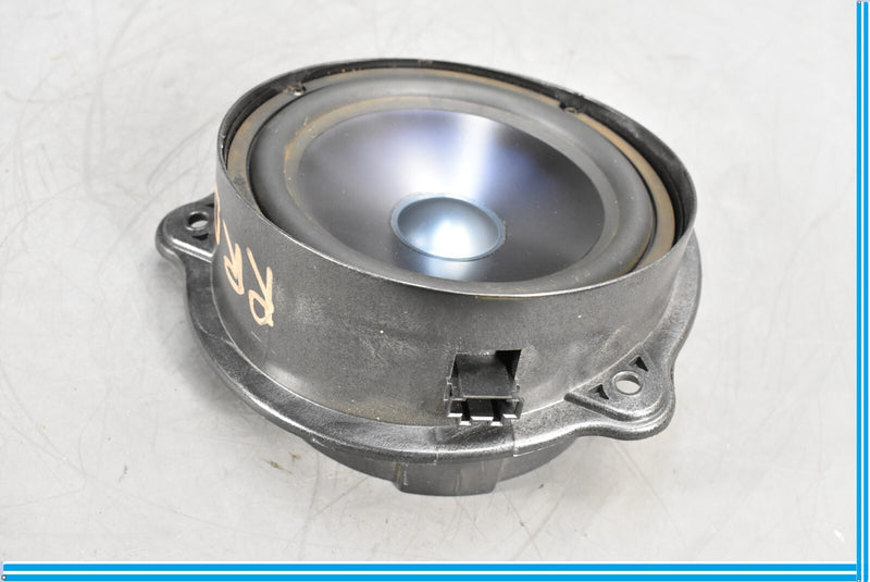 Load image into Gallery viewer, 06-11 Mercedes CLS550 CLS500 W219 Rear Right Passenger Door Speakers Sound Oem