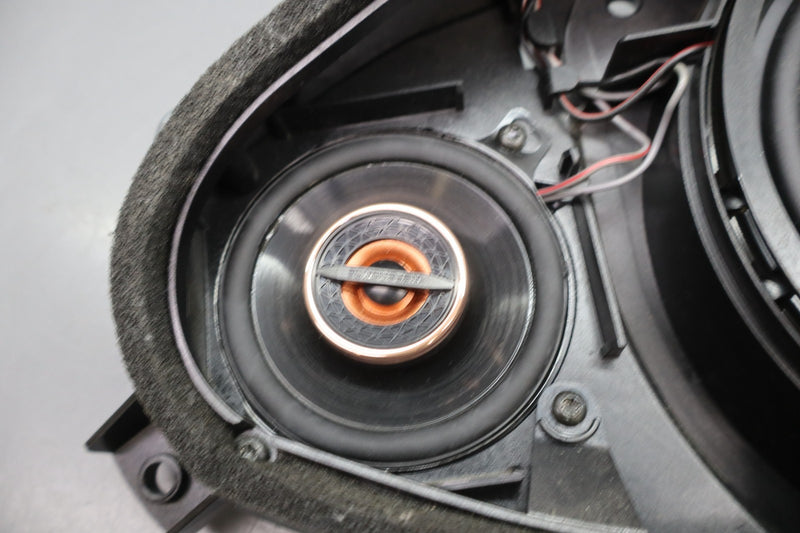 Load image into Gallery viewer, 03-08 Mercedes R230 SL500 Right Passenger Side Door Audio Speaker Bose Oem