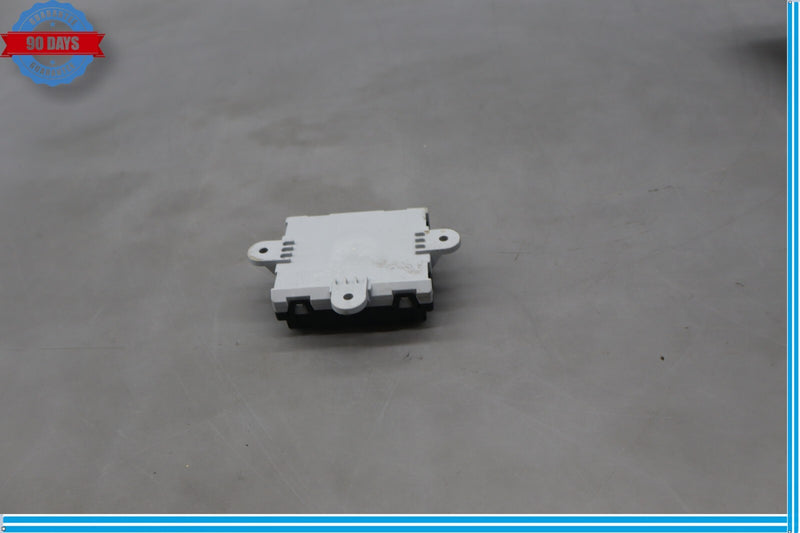 Load image into Gallery viewer, 17-22 Land Rover Range Rover Sport Front Right Side Door Control Module Oem