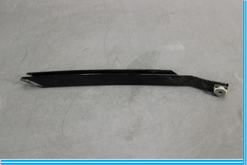 Load image into Gallery viewer, 10-16 Mercedes E350 E550 Rear Left Driver Quarter Glass Division Bar Molding Oem