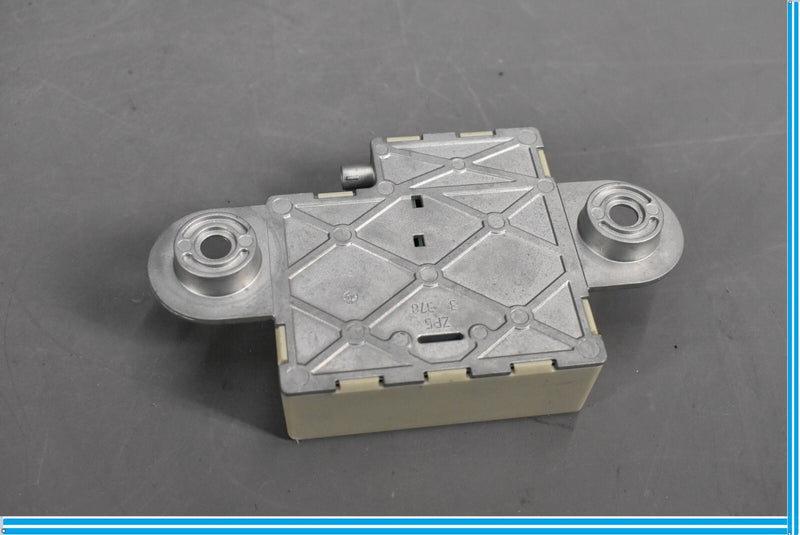 Load image into Gallery viewer, 11-16 BMW 528i 535i 550i F10 Radio Phone Antenna Module Unit 6935024-01 Oem