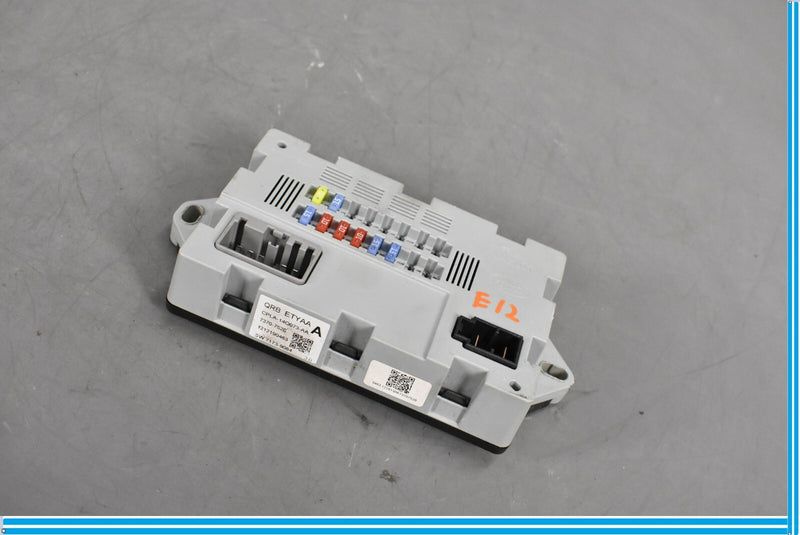 Load image into Gallery viewer, 2013 Jaguar XJ Trunk Relay Junction Fuse Box Oem