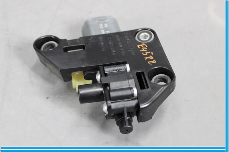 Load image into Gallery viewer, 09-15 BMW 750i 750Li F01 F02 Rear Right Passenger Door Sun Blind Shade Motor Oem
