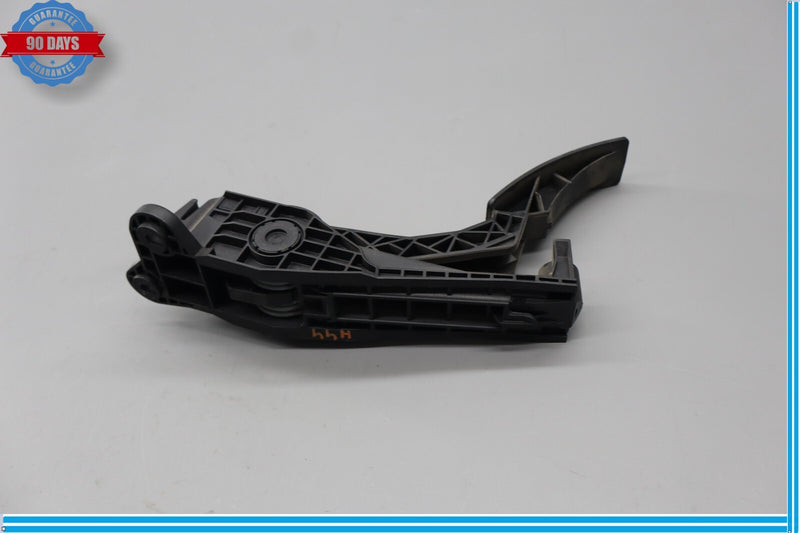 Load image into Gallery viewer, 06-13 Mercedes W164 ML350 GL450 Gas Throttle Pedal Accelerator 1643000504 Oem