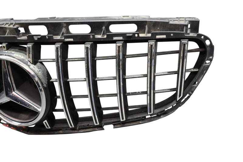 Load image into Gallery viewer, 14-16 Mercedes W212 E350 E550 Front Grill Radiator Grille W/ Center Emblem Oem