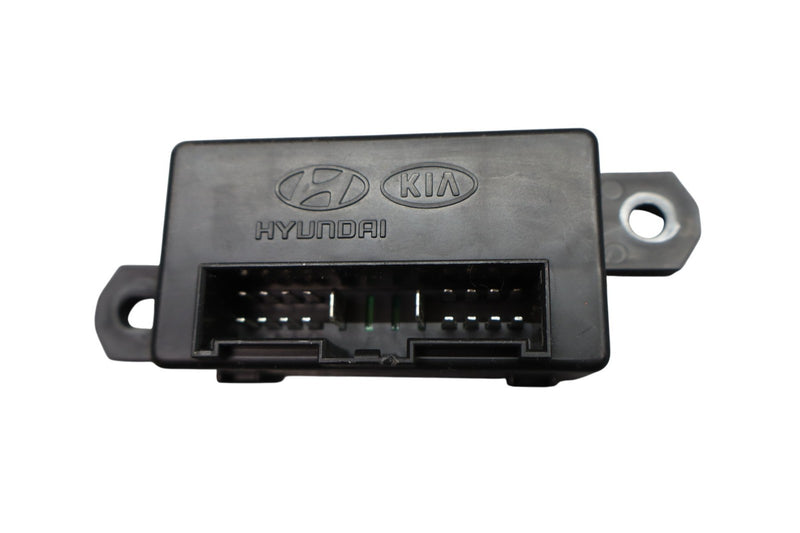 Load image into Gallery viewer, 11–16 Hyundai Equus Rear Seat Power Relay Control Module Unit 89597-3N000 Oem