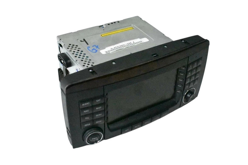 Load image into Gallery viewer, 06-08 Mercedes R500 R350 R320 Command Head Unit Navigation Radio CD Player Oem