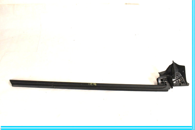 Load image into Gallery viewer, 2014-2018 MERCEDES CLA250 W117 FRONT RIGHT PASSENGER WINDOW INNET BELT SEAL OEM