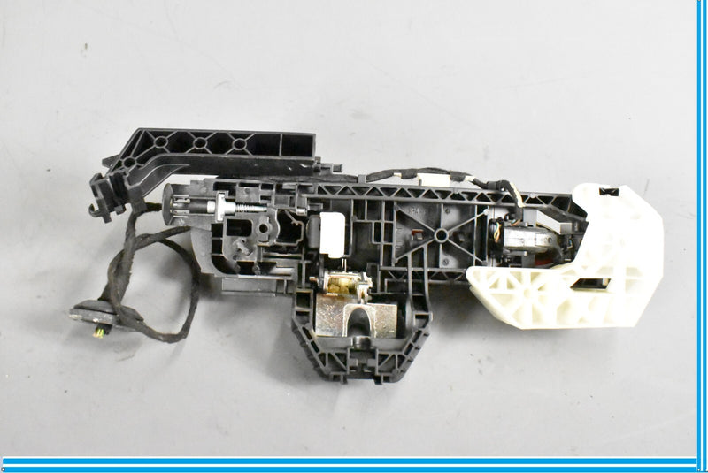 Load image into Gallery viewer, 14-16 MERCEDES CLA250 CLA45 W117 LEFT REAR DOOR HANDLE ASSEMBLY OEM