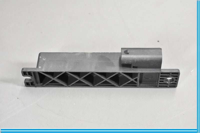 Load image into Gallery viewer, 18-20 Jaguar E-Pace Rear Left Driver Side Keyless Entry Antenna Oem