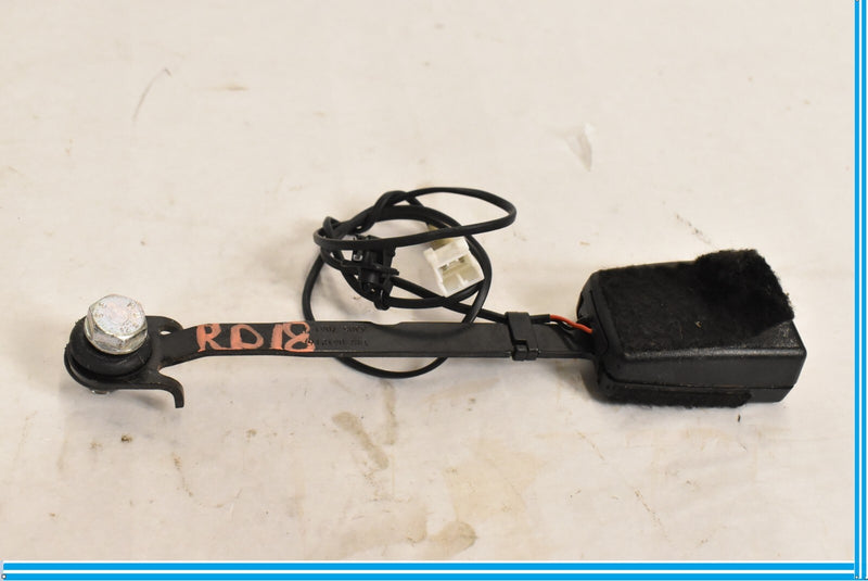 Load image into Gallery viewer, 04-08 Maserati Quattroporte Front Right Seat Belt Buckle Latch Black Oem