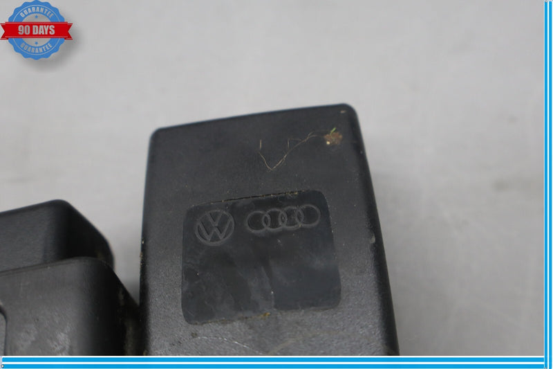 Load image into Gallery viewer, 12-18 Audi A6 Rear Seatbelt Double Buckle Receiver 4G0857739 Oem