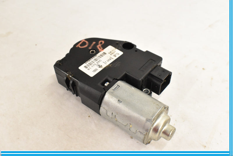 Load image into Gallery viewer, 03-12 Maserati Quattroporte M139 Sunroof Sun Roof Motor 6117026C Oem