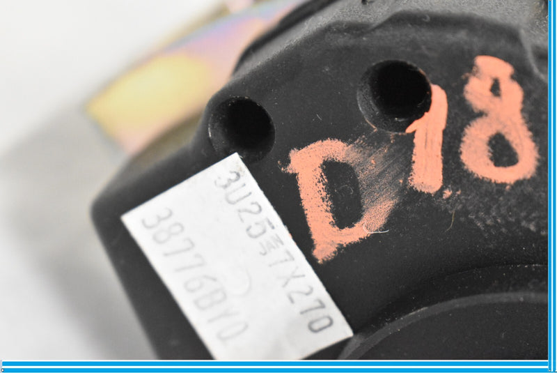 Load image into Gallery viewer, 05-08 Maserati Quattroporte M139 Rear Center Seat Belt Retractor Oem