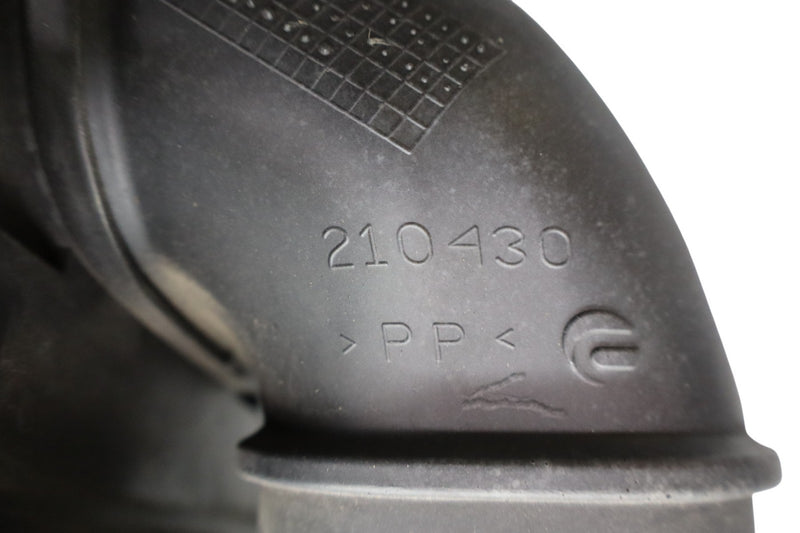 Load image into Gallery viewer, 04-08 Maserati Quattroporte M139 4.2L Air Intake Cleaner Filter Housing Box Oem