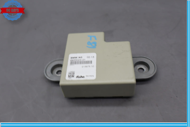 Load image into Gallery viewer, 08-18 BMW 528i 535i F10 Rear Antenna Backup Control Module Unit 6935024 Oem