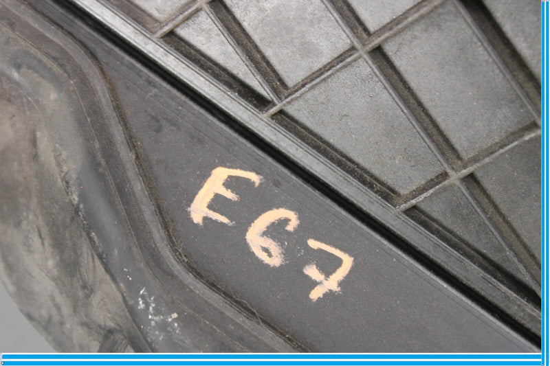 Load image into Gallery viewer, 10-13 Mercedes E350 E550 W207 Air Guide Plate Baffle Trim Oem