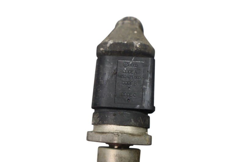 Load image into Gallery viewer, 11-17 Volkswagen Touareg Fuel Injector Rail W/o Injectors 03H133317P Oem