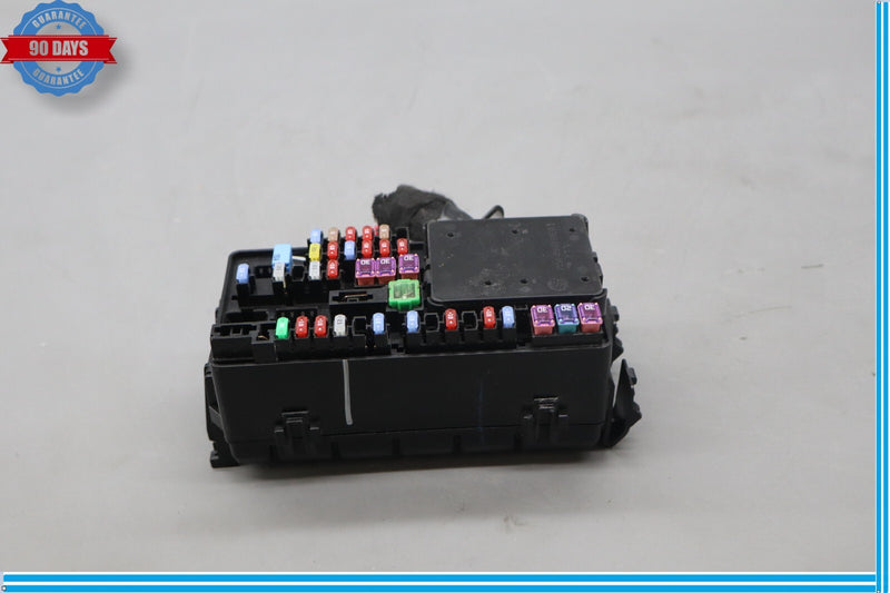 Load image into Gallery viewer, 18-21 Buick Enclave Engine Motor Fuse Relay Junction Box Module Oem