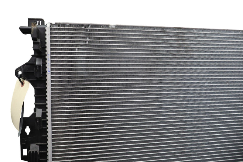 Load image into Gallery viewer, 08-17 LR Range Rover Evoque L538 Engine Cooling Radiator Assembly 6G918005FD Oem