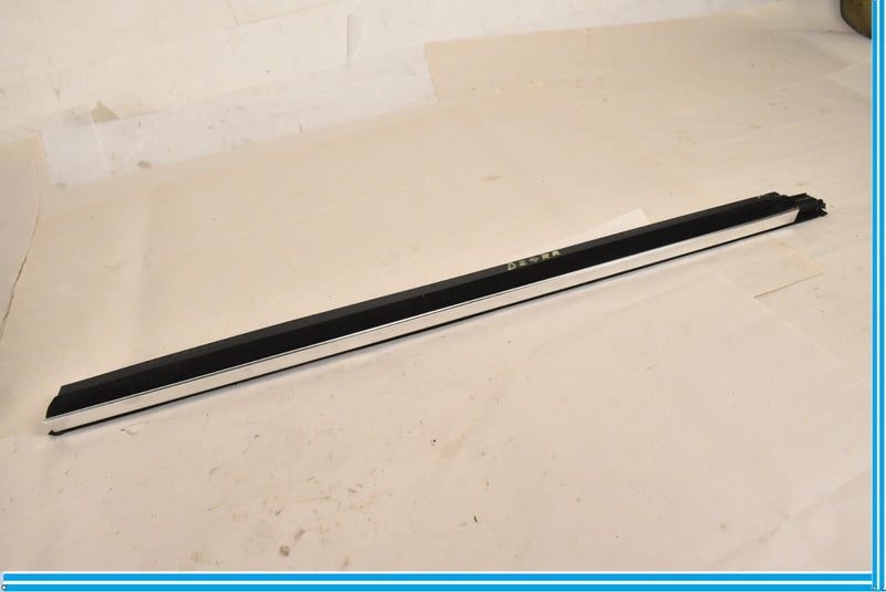 Load image into Gallery viewer, 09-15 BMW F01 F02 750i 750Li Rear Right Inner Window Channel Cover 7206450 Oem