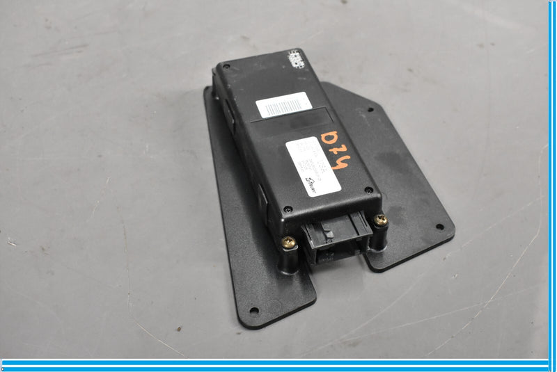 Load image into Gallery viewer, 05-09 Bentley Continental Control Unit For Telephone Voice Control Module Oem