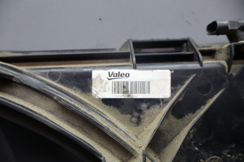 Load image into Gallery viewer, 12-18 BMW 320i 328i F30 Front Radiator Cooling Fan Shroud Assembly 7640511 Oem