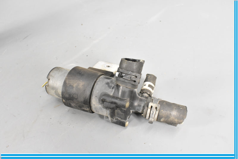 Load image into Gallery viewer, 00-06 Mercedes SL600 SL500 Auxiliary Additional Water Pump A2308300114 Oem