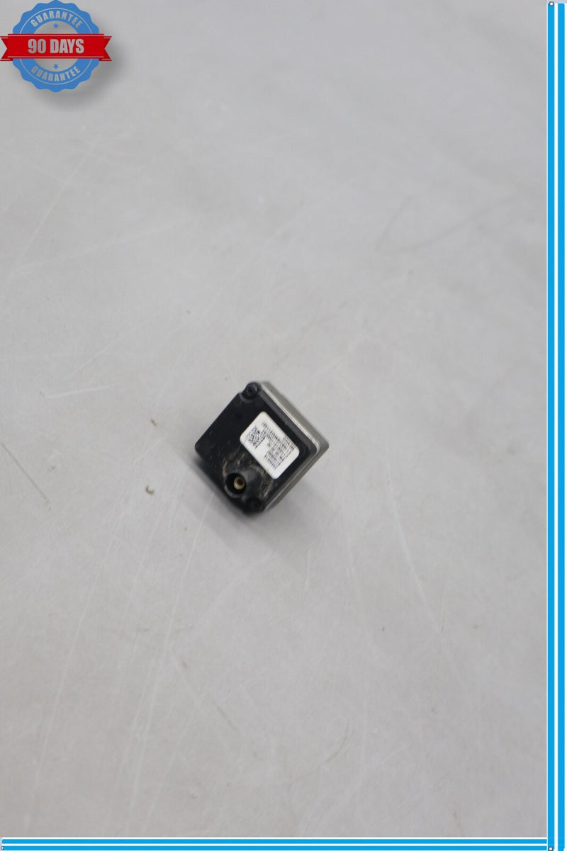 Load image into Gallery viewer, 17-21 Land Rover Range Rover Sport Rear View Parking Camera 811608082 Oem