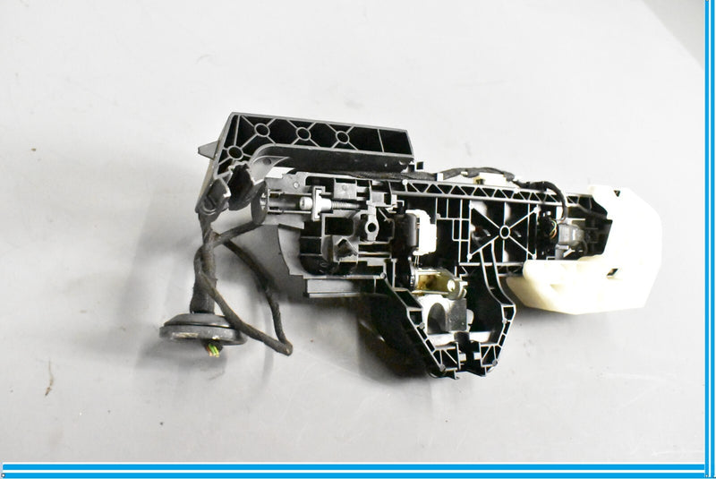 Load image into Gallery viewer, 14-16 MERCEDES CLA250 CLA45 W117 LEFT REAR DOOR HANDLE ASSEMBLY OEM