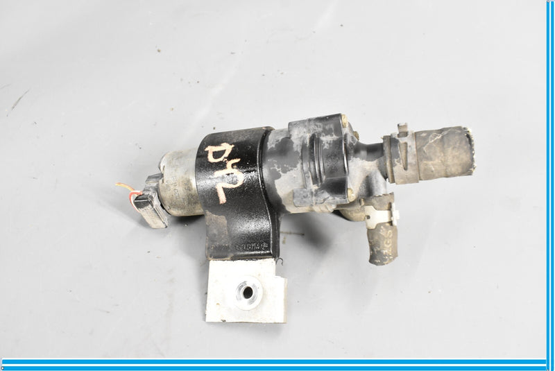 Load image into Gallery viewer, 00-06 Mercedes SL600 SL500 Auxiliary Additional Water Pump A2308300114 Oem
