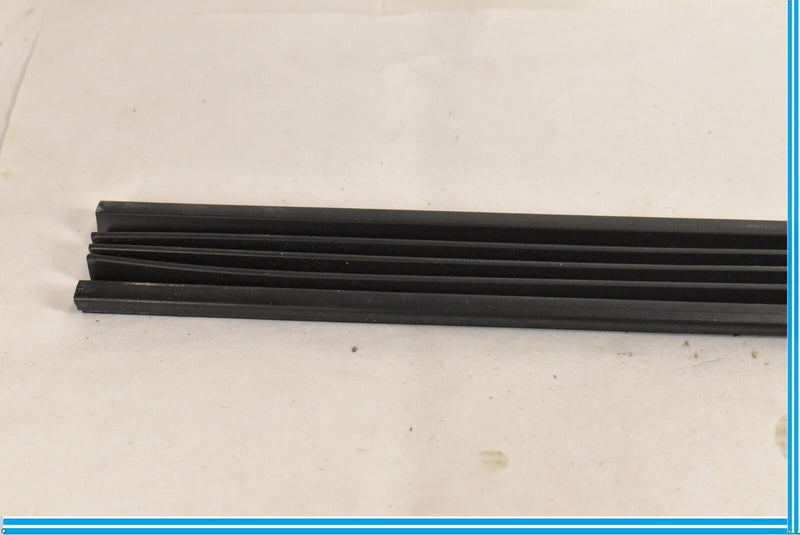 Load image into Gallery viewer, 09-12 BMW 750Li 750i F01 F02 Left Sun Roof Weather Seal Rubber Gasket Seal Oem