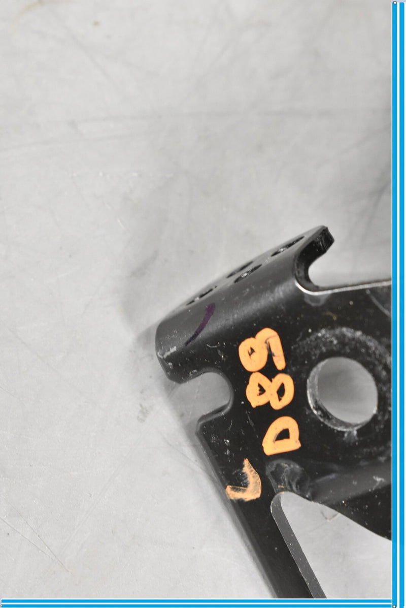 Load image into Gallery viewer, 12-18 Mercedes CLS550 CLS63 W218 Rear Right Side Seat Belt Buckle Oem