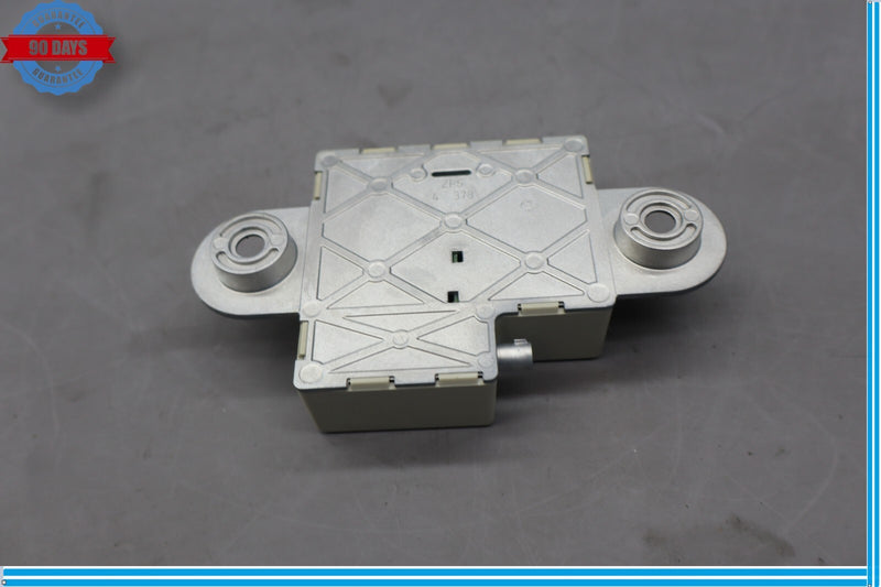 Load image into Gallery viewer, 08-18 BMW 528i 535i F10 Rear Antenna Backup Control Module Unit 6935024 Oem
