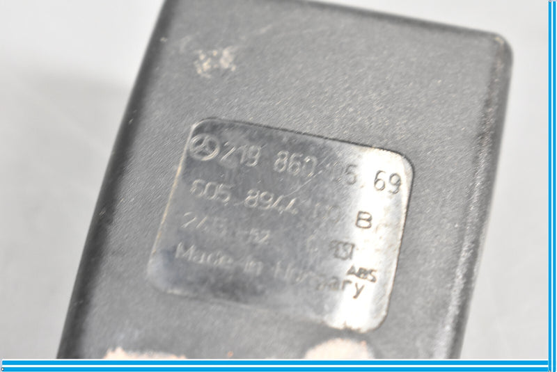 Load image into Gallery viewer, 06-11 Mercedes CLS550 CLS500 W219 Rear Left Side Seat Belt Seatbelt Buckle Oem