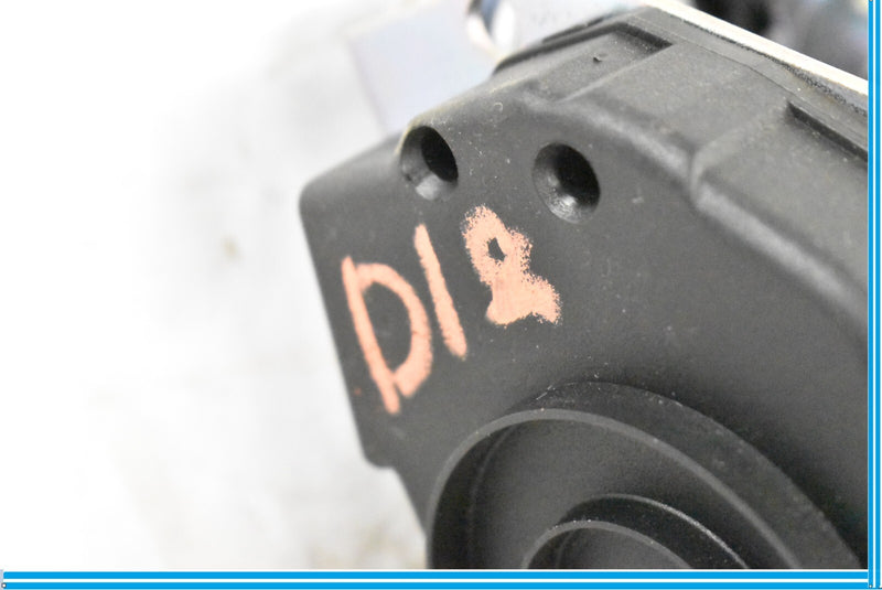 Load image into Gallery viewer, 05-08 Maserati Quattroporte M139 Rear Left Or Right Seat Belt Retractor Oem