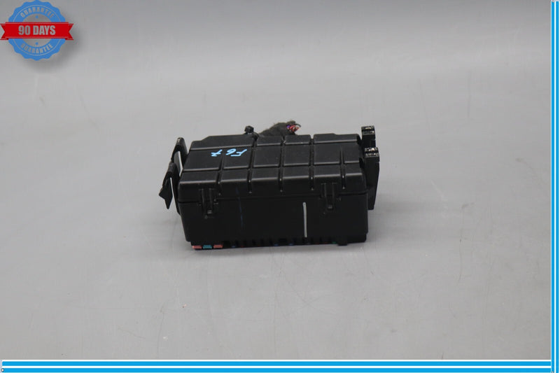 Load image into Gallery viewer, 18-21 Buick Enclave Engine Motor Fuse Relay Junction Box Module Oem