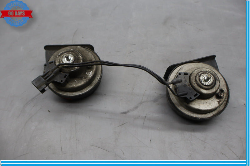 Load image into Gallery viewer, 04-09 Cadillac XLR Left & Right Side High & Low Tone Horn Signal Oem