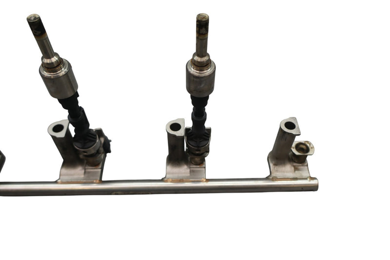 Load image into Gallery viewer, 10-14 Land Rover Range Rover Sport Left Side Fuel Injection Rail Line Oem