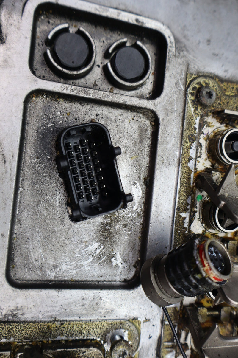 Load image into Gallery viewer, 11-12 Porsche Cayenne 958 Hybrid S Battery Power Voltage Inverter Converter Oem