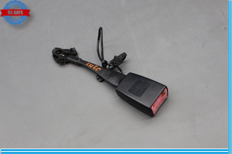 Load image into Gallery viewer, 12-18 Audi A6 Front Left Driver Side Side Belt Seatbelt Buckle Receiver Oem