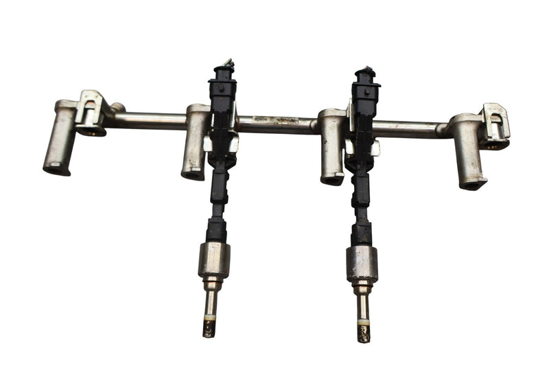 Load image into Gallery viewer, 10-14 Land Rover Range Rover Sport Left Side Fuel Injection Rail Line Oem