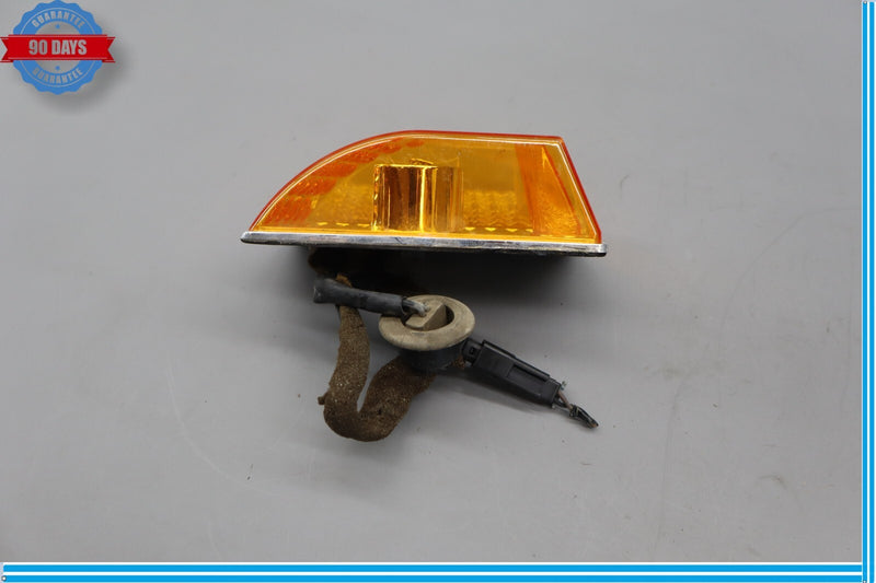 Load image into Gallery viewer, 03-09 HUMMER H2 Front Right Side Roof Clearance Marker Lamp Light Oem