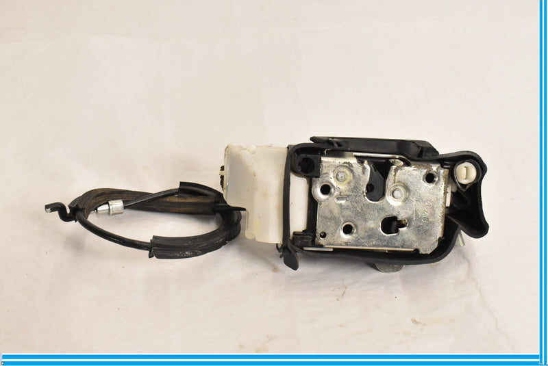 Load image into Gallery viewer, 03-12 Maserati Quattroporte Rear Right Passenger Door Lock Latch Actuator Oem