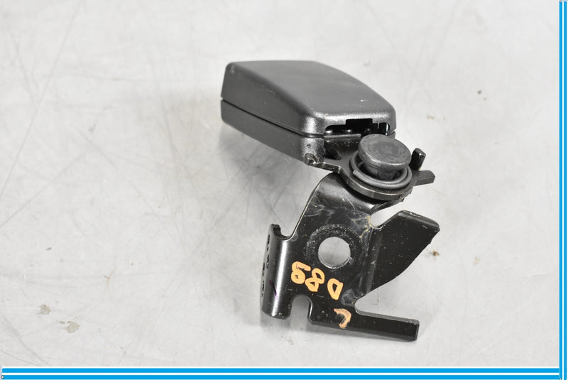 Load image into Gallery viewer, 12-18 Mercedes CLS550 CLS63 W218 Rear Right Side Seat Belt Buckle Oem