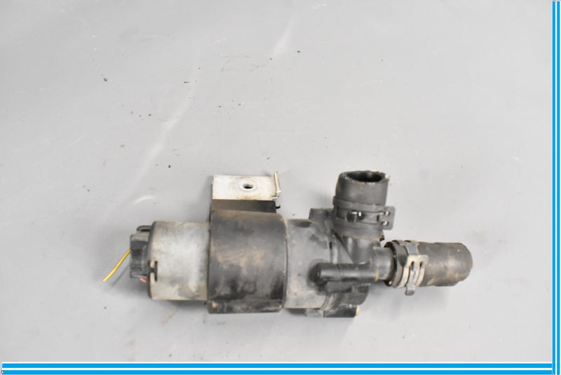Load image into Gallery viewer, 00-06 Mercedes SL600 SL500 Auxiliary Additional Water Pump A2308300114 Oem