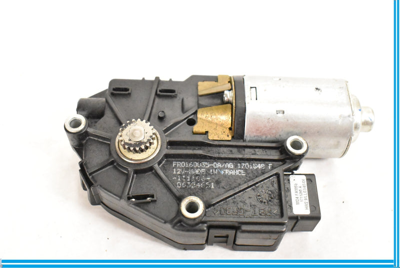 Load image into Gallery viewer, 03-12 Maserati Quattroporte M139 Sunroof Sun Roof Motor 6117026C Oem